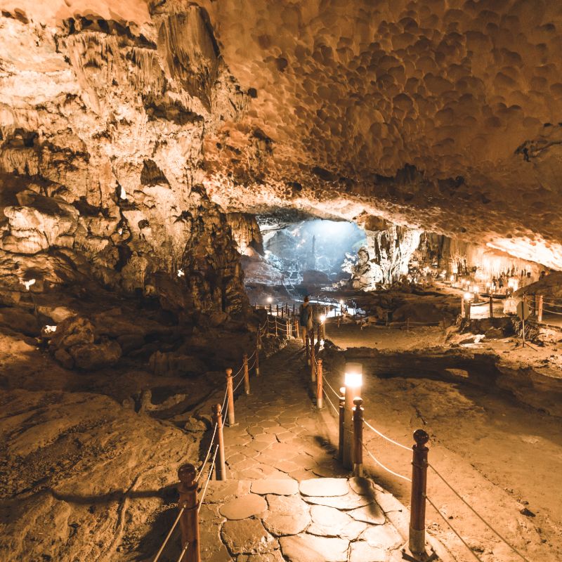 Cueva de Me Cung
