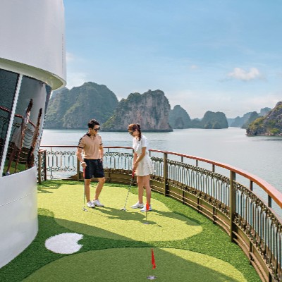 Mini golf course 