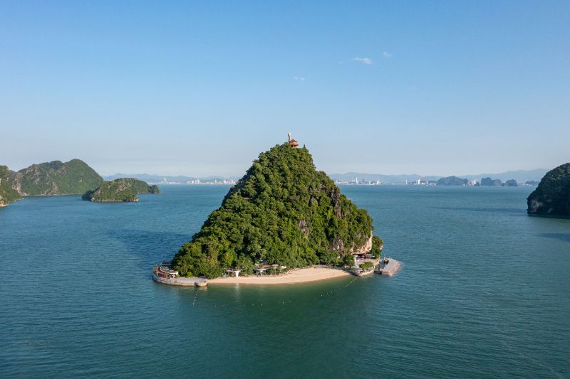 Ti Top Beach in Halong Bay