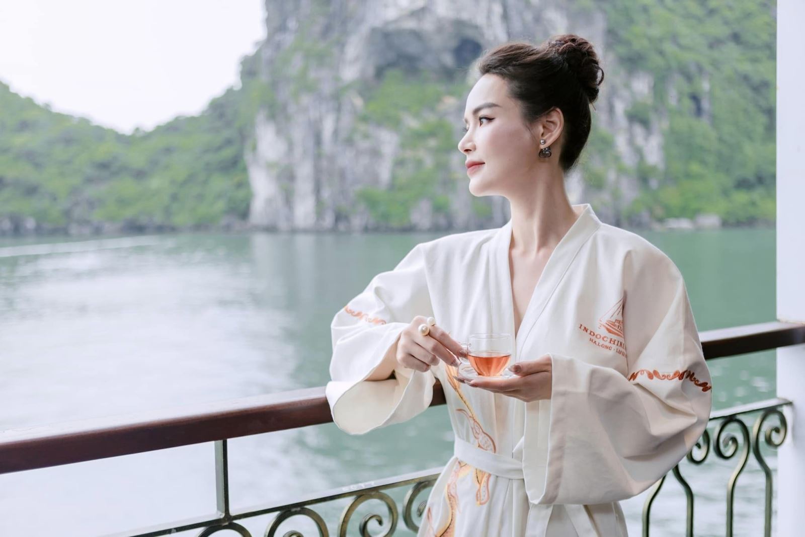 The Genuine and Uniqueness On Indochine Premium Cruise Amidst Halong Bay