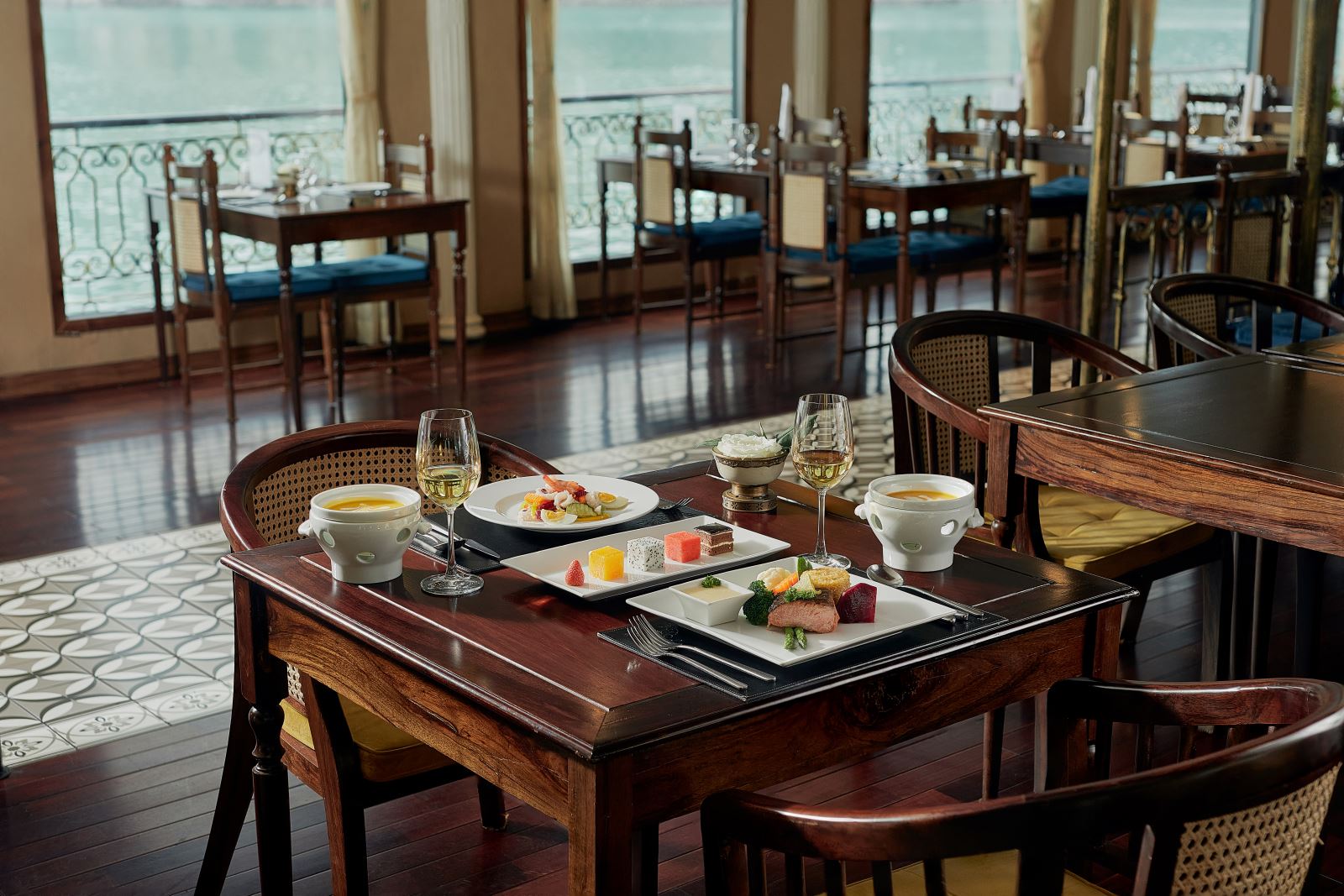 Indochine Cruise