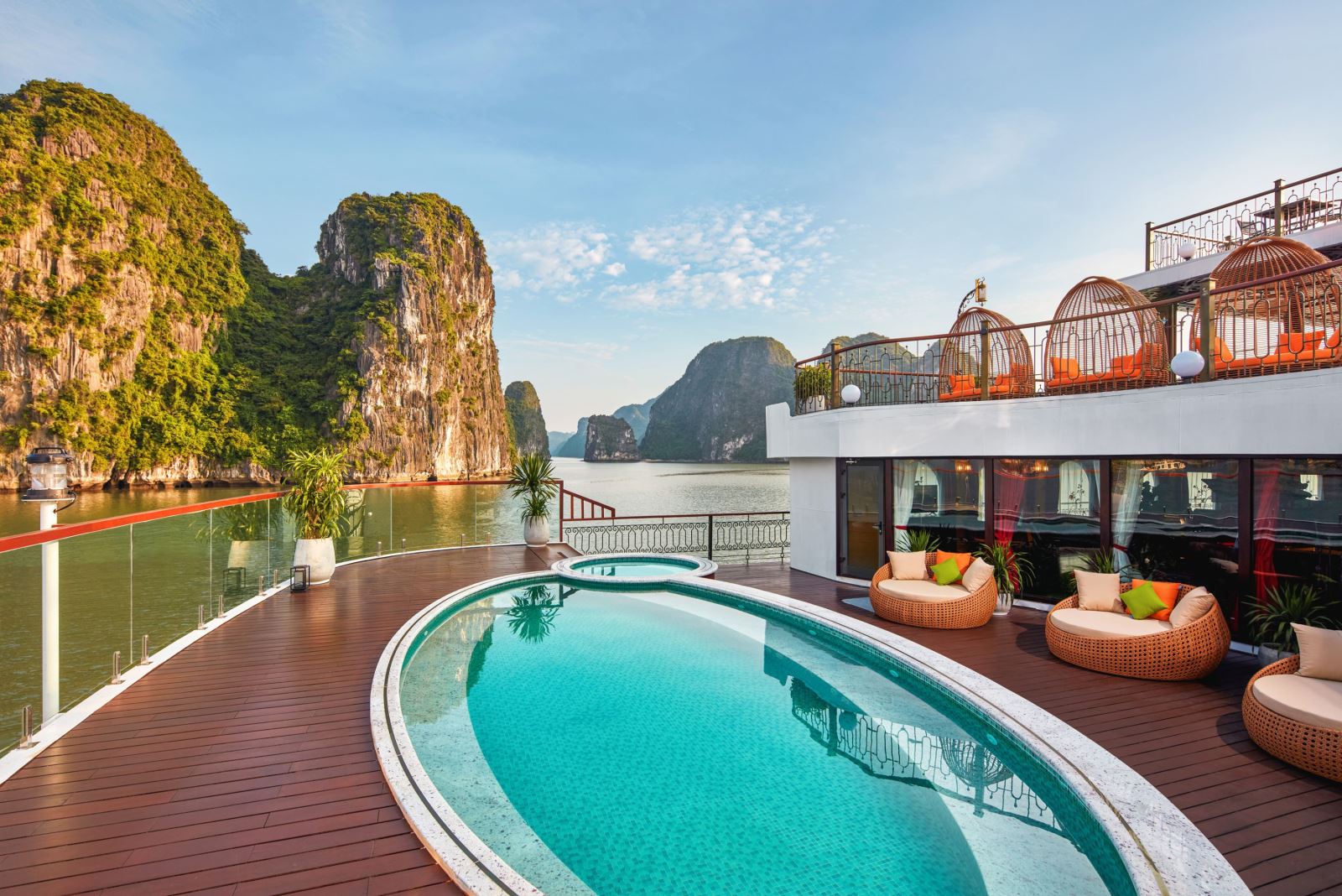 Swimming pool Indochine Premium Cruise