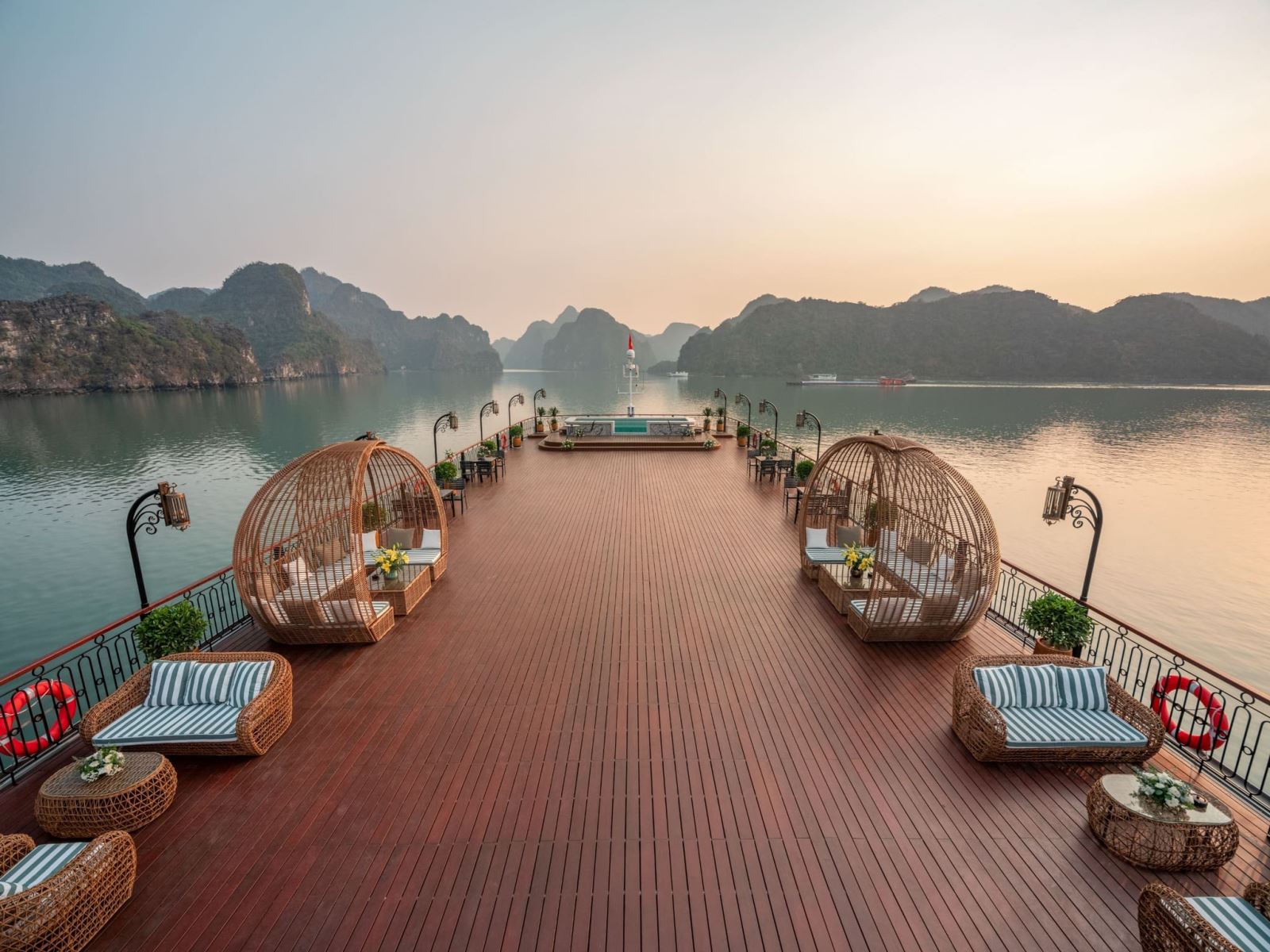 Sundeck by Indochine Grand