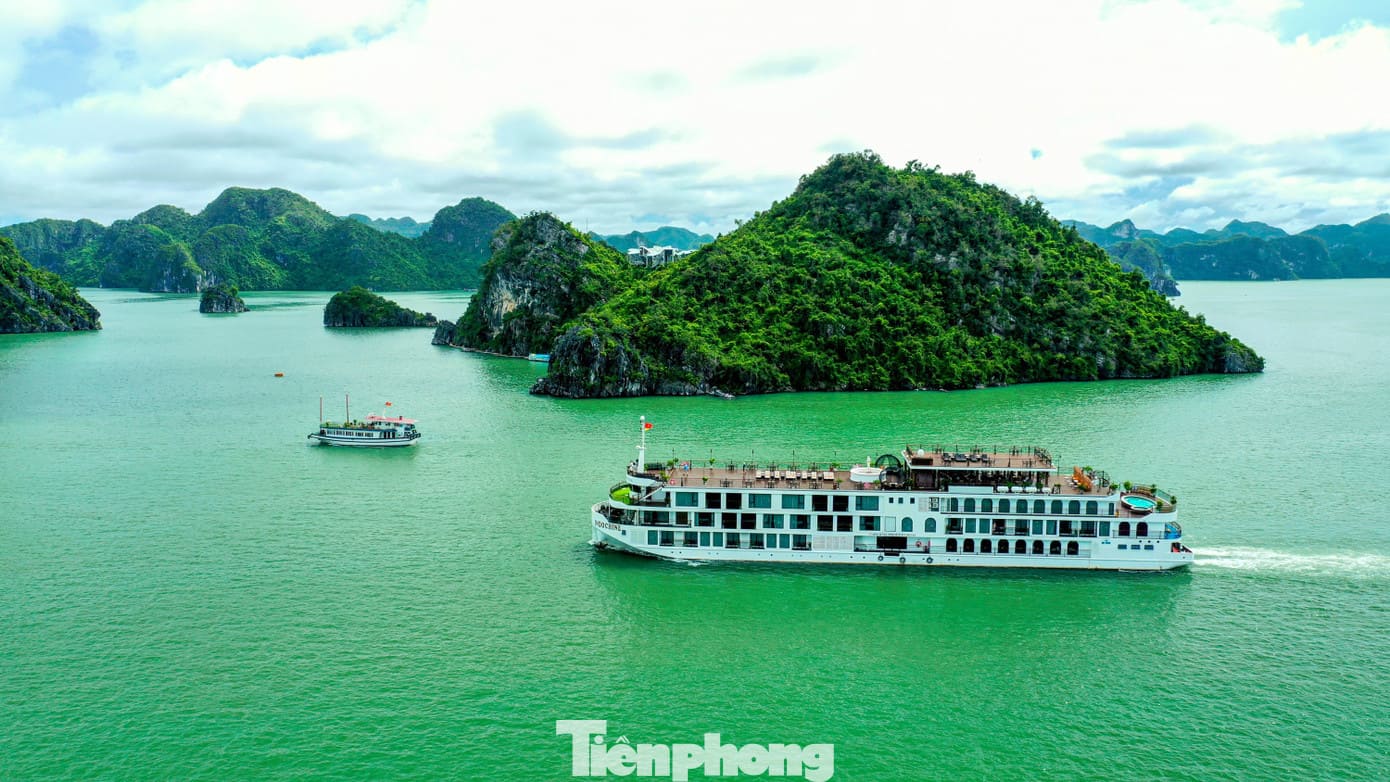 Ha Long Bay