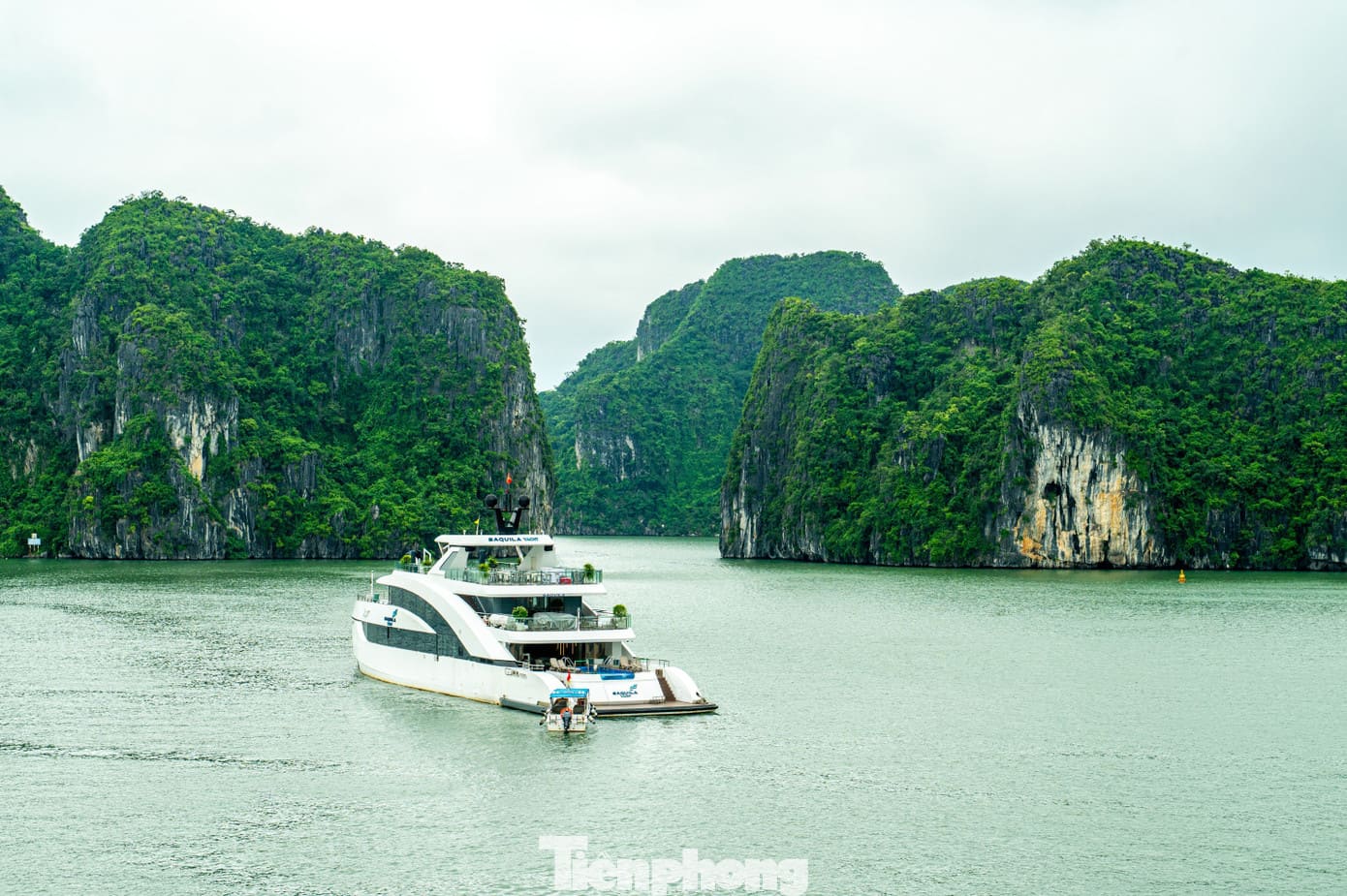 Ha Long Bay